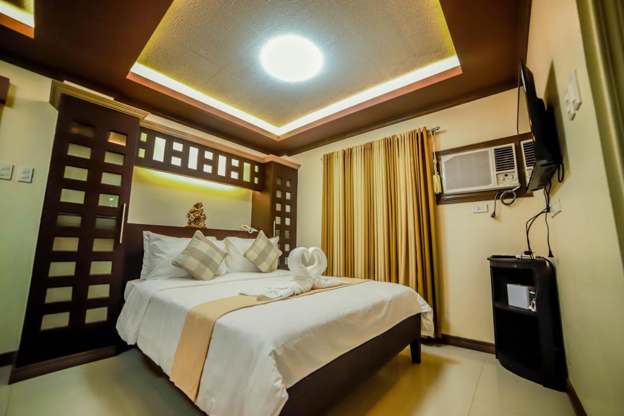 Villa Esmeralda Bryan'S Resort Hotel And Restaurant Palayan City Kültér fotó