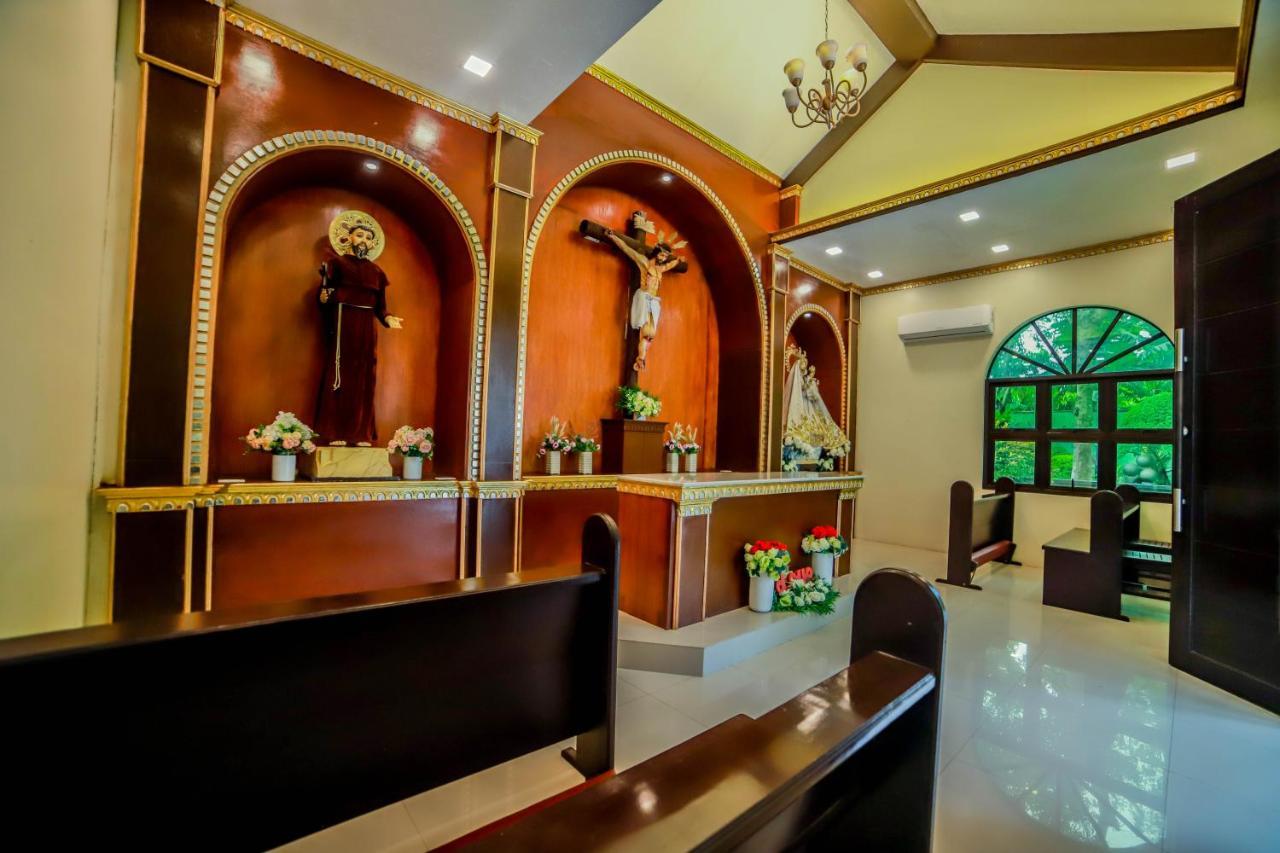 Villa Esmeralda Bryan'S Resort Hotel And Restaurant Palayan City Kültér fotó