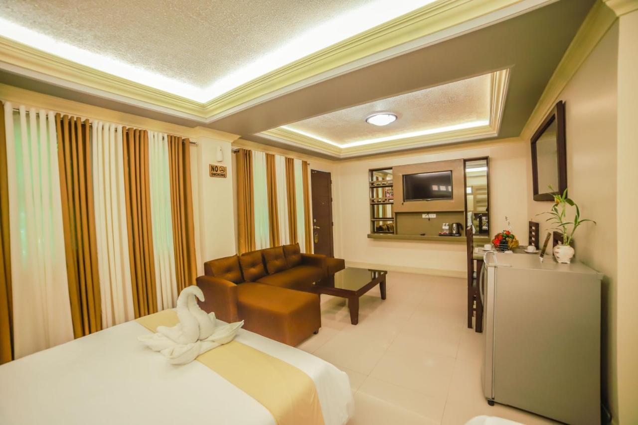 Villa Esmeralda Bryan'S Resort Hotel And Restaurant Palayan City Kültér fotó