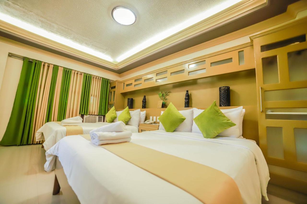 Villa Esmeralda Bryan'S Resort Hotel And Restaurant Palayan City Kültér fotó