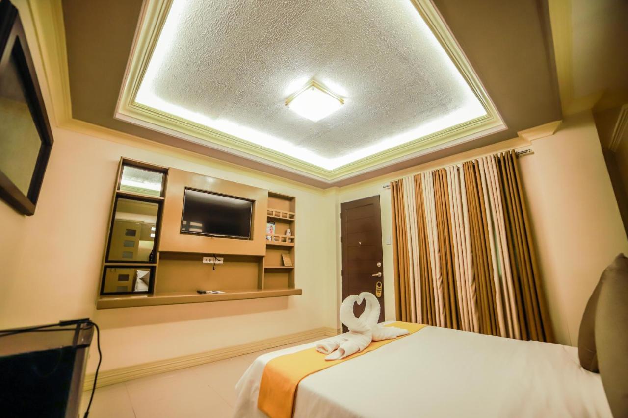 Villa Esmeralda Bryan'S Resort Hotel And Restaurant Palayan City Kültér fotó