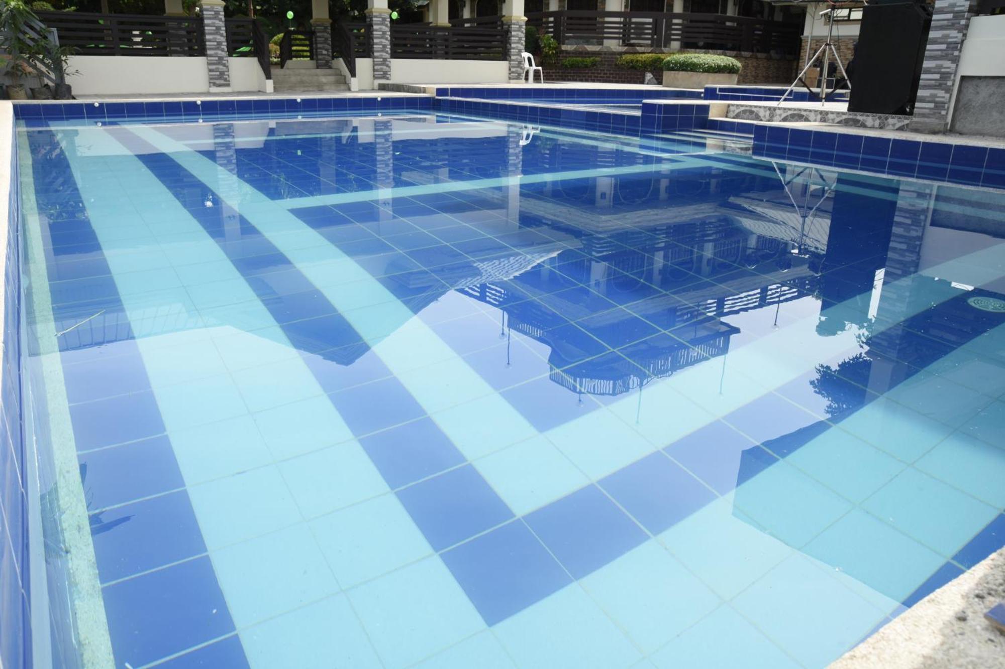 Villa Esmeralda Bryan'S Resort Hotel And Restaurant Palayan City Kültér fotó