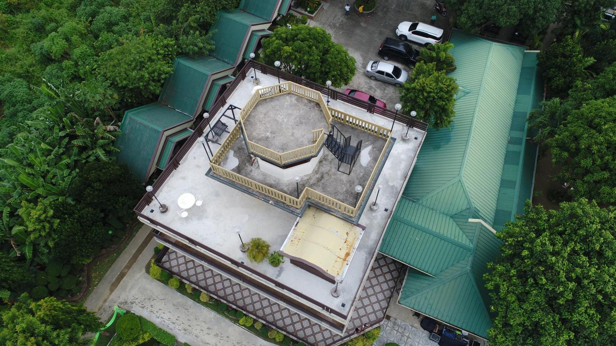 Villa Esmeralda Bryan'S Resort Hotel And Restaurant Palayan City Kültér fotó