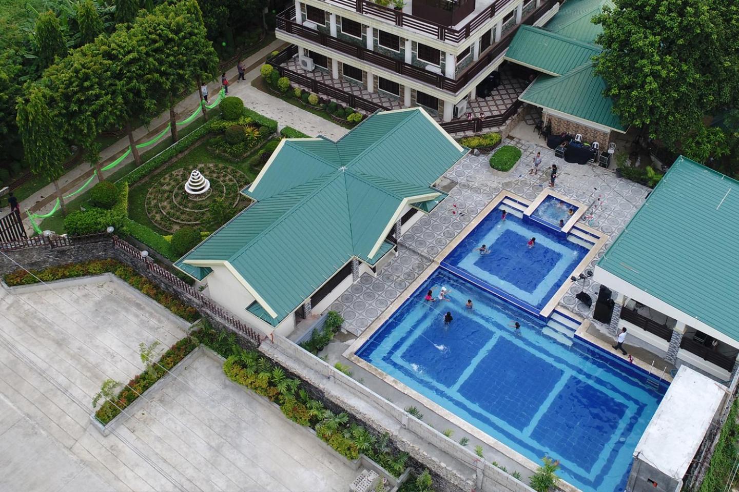 Villa Esmeralda Bryan'S Resort Hotel And Restaurant Palayan City Kültér fotó